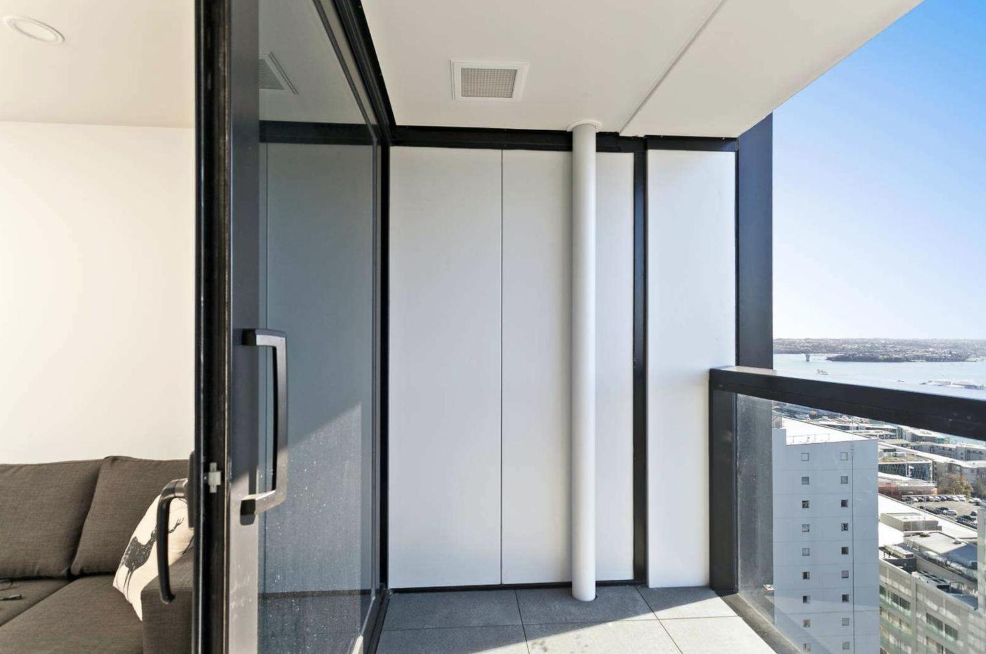 Gorgeous High Floor Skytower View 2 Bedroom In Cbd Auckland