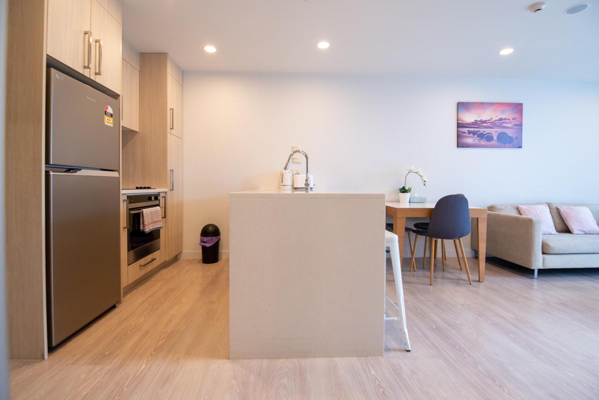 Gorgeous High Floor Skytower View 2 Bedroom In Cbd